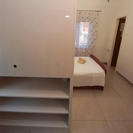 Ruzmarin Pensión 3*