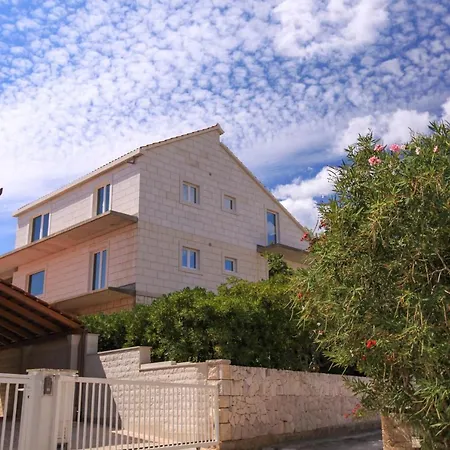 Guest house Ruzmarin